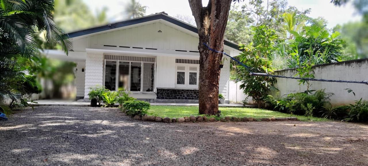 Mahagedara Dickwella Otel Dış mekan fotoğraf